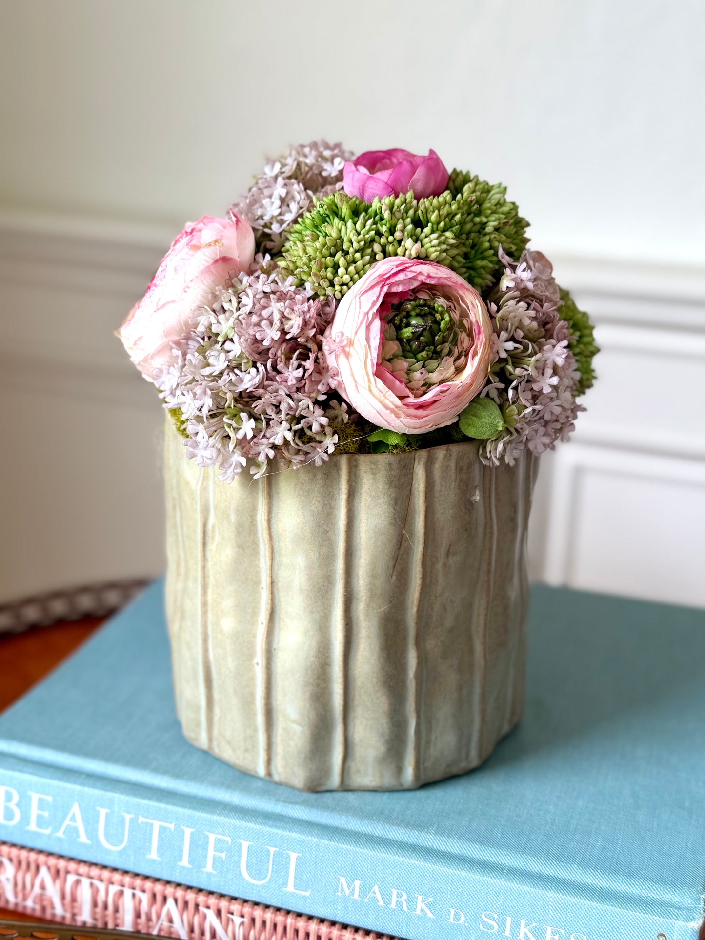 Capri Pot + Pink Ranunculus & Sedum Mix