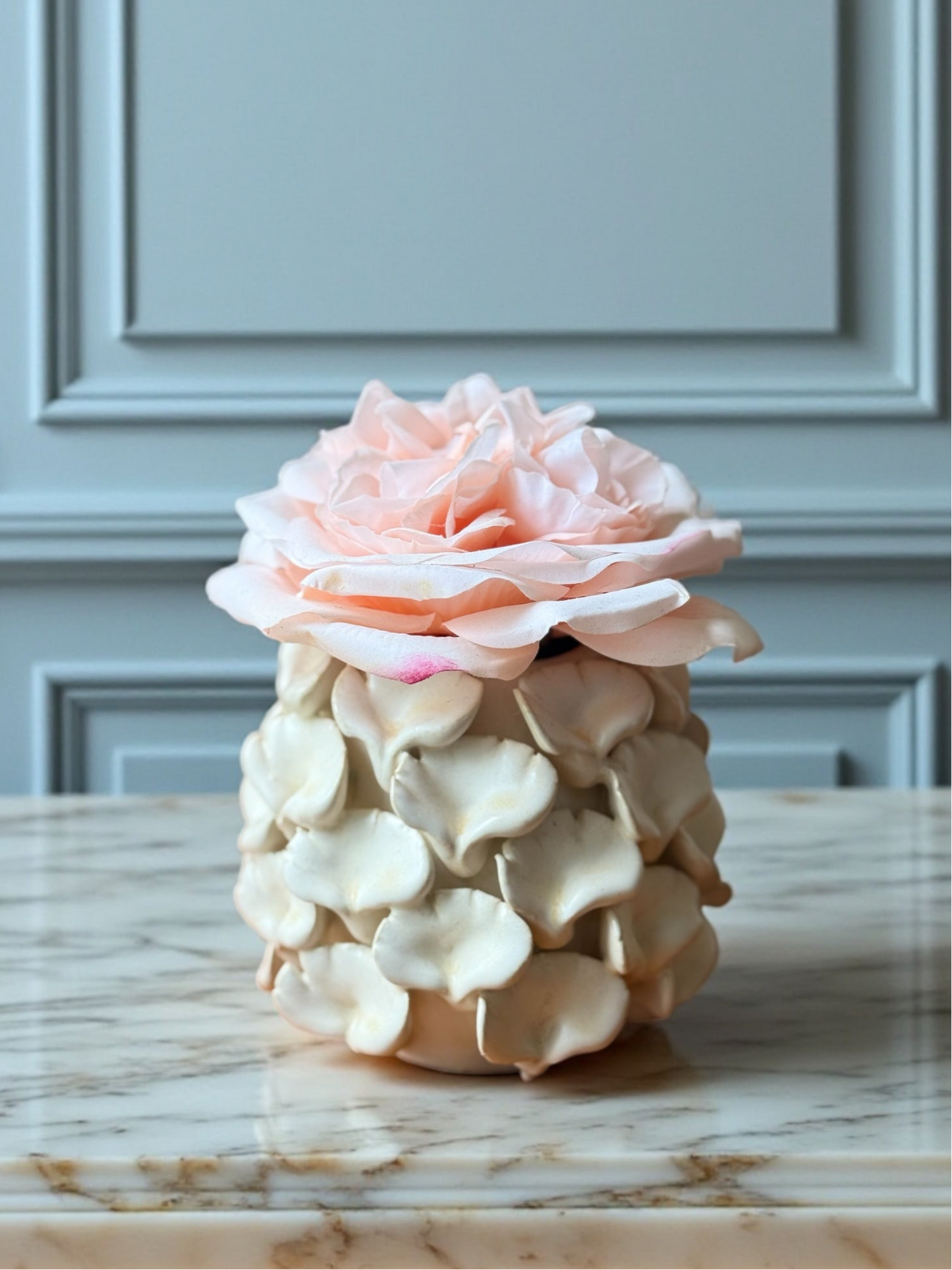 Grace Pot + 1 Faux Blush English Garden Rose
