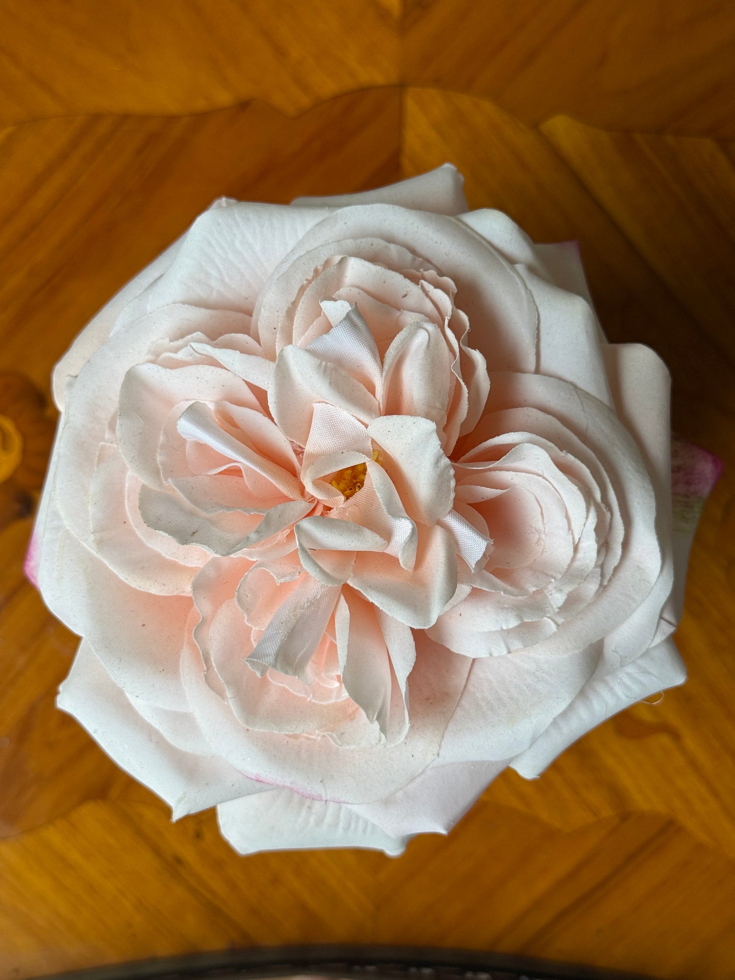 Grace Pot + 1 Faux Blush English Garden Rose