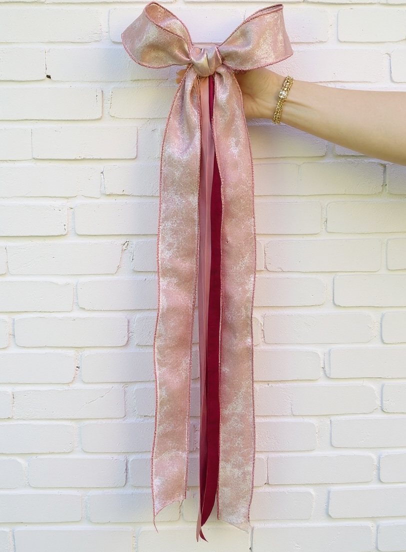 Streamer Bow: Monochrome Pinks