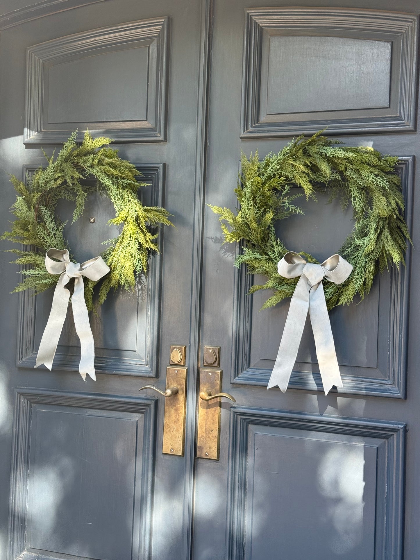 Simple Bow in Frosted Blue