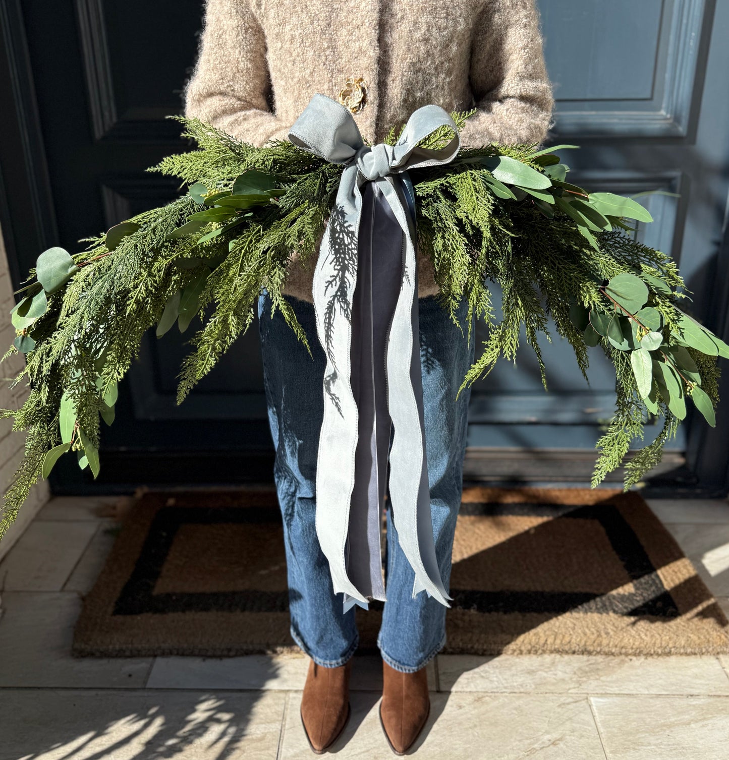 Streamer Bow: Monochrome Blues