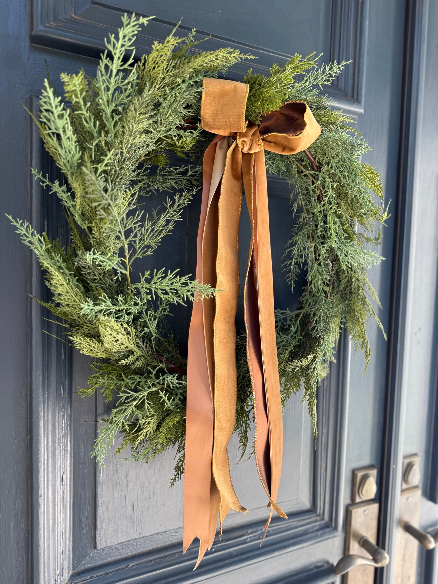 Streamer Bow: Monochrome Golds